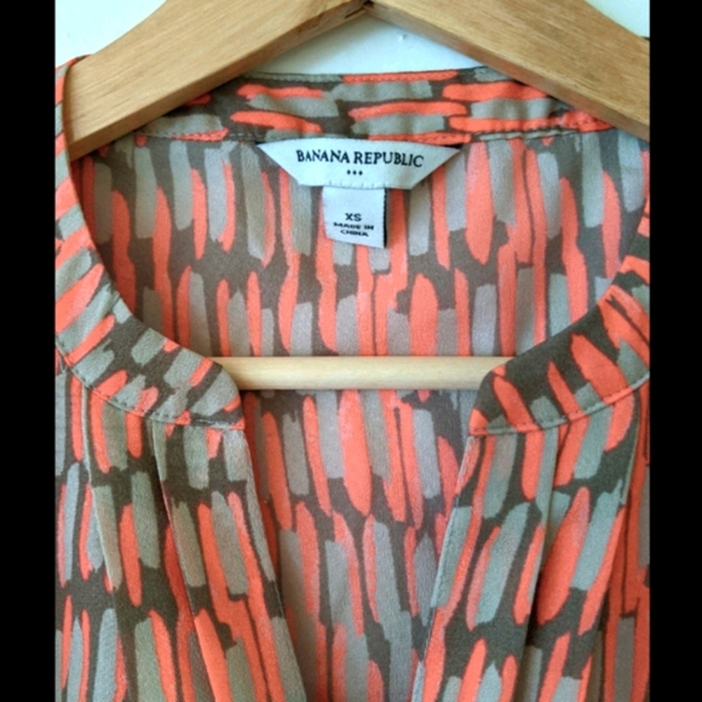 Banana Republic soft v-neck blouse